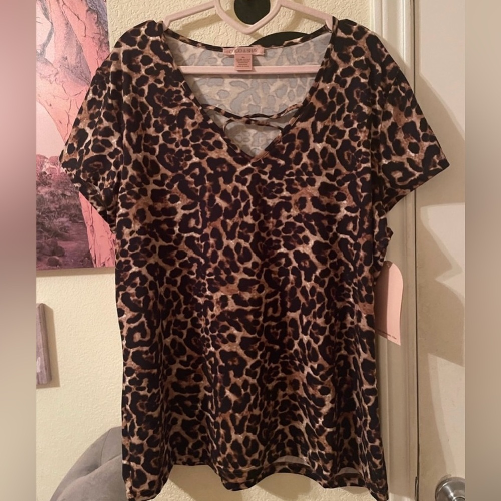 Coco & Shay Plus Size Women’s short sleeve animal print top size 3X NEW